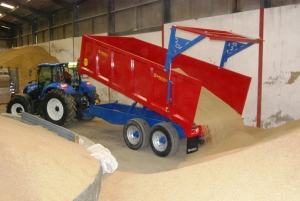 QM/12 Monocoque Grain Trailer Tipping